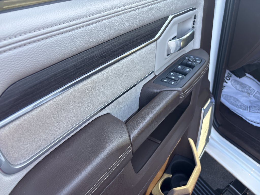 Used 2025 RAM 2500 Laramie AWD/4WD image 10