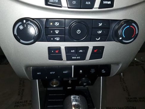 Used 2010 Ford Focus SEL image 20