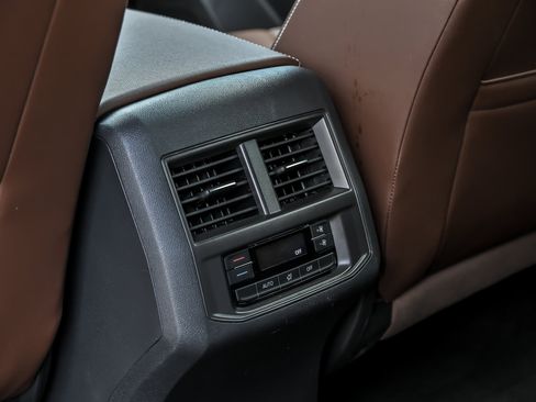 Used 2023 Volkswagen Atlas SE w/ Panoramic Sunroof Package AWD/4WD image 33