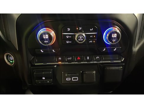 Used 2020 GMC Sierra 1500 SLE w/ Preferred Package AWD/4WD image 14