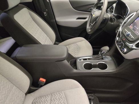 Used 2024 Chevrolet Equinox LS w/ LS Convenience Package image 21