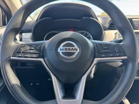 Used 2021 Nissan Versa SV FWD image 15