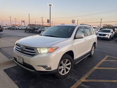 Used 2011 Toyota Highlander SE w/ Tow Pkg image 1