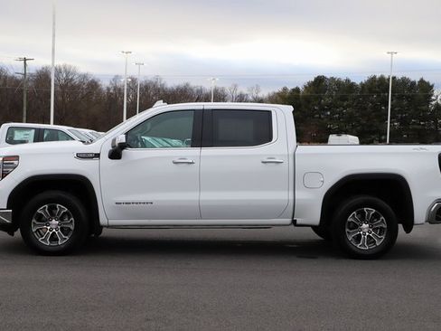 Used 2025 GMC Sierra 1500 SLT image 4