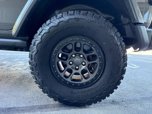 Used 2021 Jeep Wrangler Unlimited Rubicon w/ Xtreme Recon 35" Tire Package AWD/4WD image 13