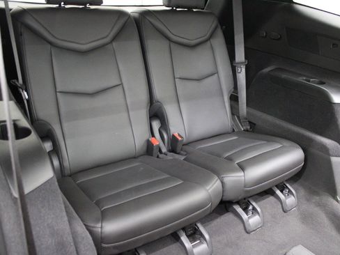 Used 2025 Cadillac XT6 Premium Luxury image 13