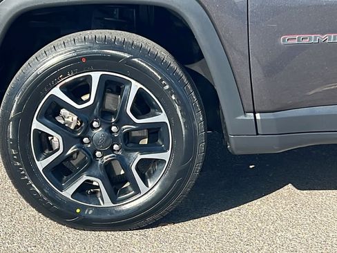 Used 2019 Jeep Compass Trailhawk image 9