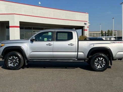Certified 2021 Toyota Tacoma TRD Off-Road w/ Technology Package AWD/4WD image 9