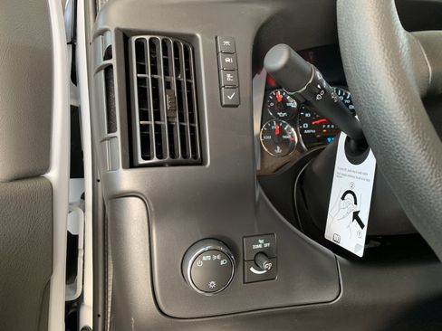 New 2025 Chevrolet Express 2500 image 19