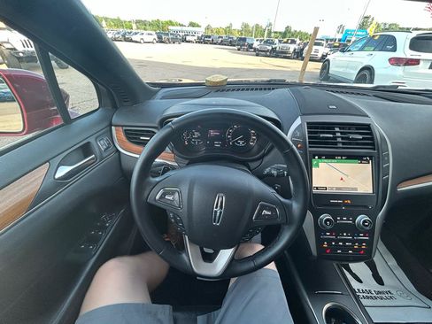 Used 2018 Lincoln MKC Select w/ Select Plus Package AWD/4WD image 31