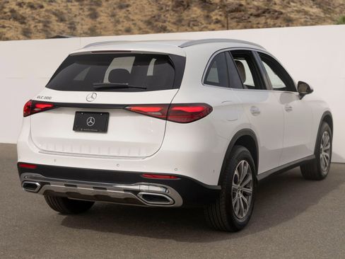 Used 2026 Mercedes-Benz GLC 300 image 10