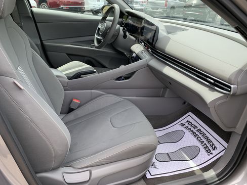 Used 2024 Hyundai Elantra SEL FWD image 37