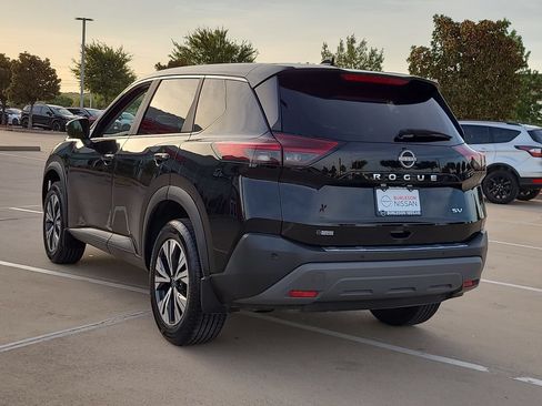 Certified 2023 Nissan Rogue SV FWD image 2