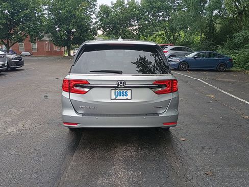 Used 2024 Honda Odyssey Touring image 4