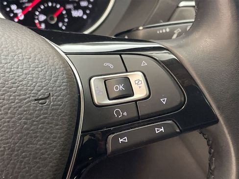 Used 2018 Volkswagen Tiguan SE image 13