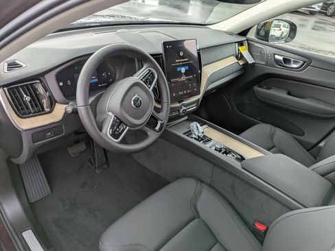 New 2026 Volvo XC60 B5 Plus w/ Climate Package PRO image 11