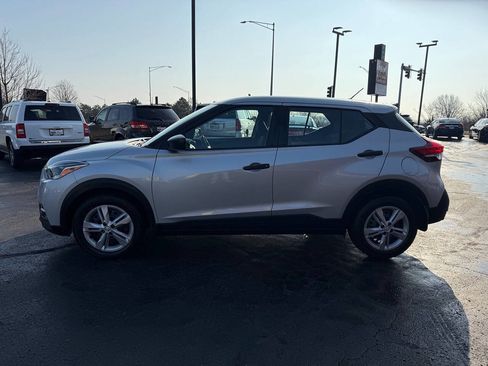 Used 2020 Nissan Kicks S image 4