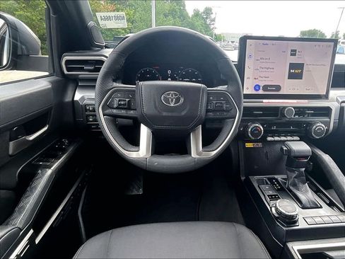 Used 2026 Toyota Tacoma TRD Sport w/ TRD Sport Upgrade Package AWD/4WD image 17