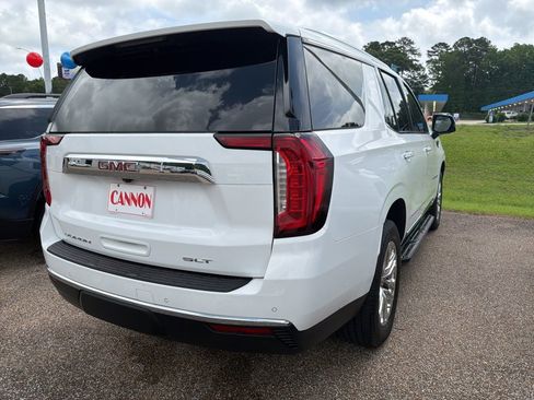 Used 2023 GMC Yukon SLT w/ SLT Luxury Package RWD image 3