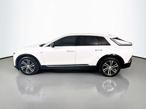 Used 2024 Cadillac Lyriq Luxury image 6