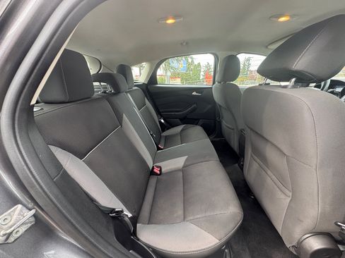 Used 2014 Ford Focus SE w/ SE Winter Package image 15