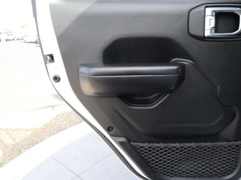 Used 2021 Jeep Wrangler Unlimited Rubicon image 25