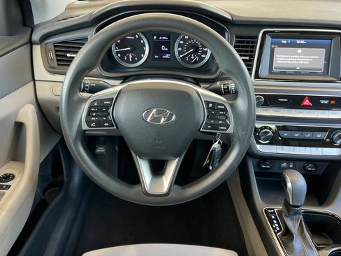 Used 2018 Hyundai Sonata SE FWD image 16