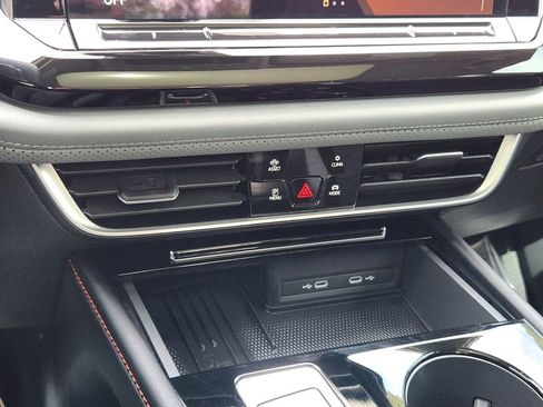 Certified 2025 Volkswagen Atlas Peak Edition SE image 15