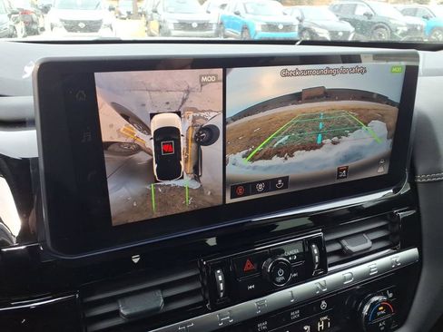 New 2026 Nissan Pathfinder Platinum image 10