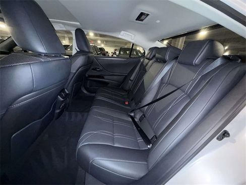 Used 2025 Lexus ES 350 Luxury w/ Technology Package image 19