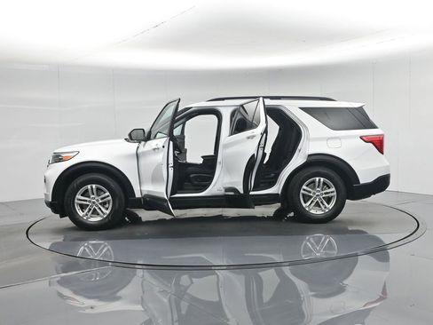 Certified 2021 Ford Explorer XLT image 5