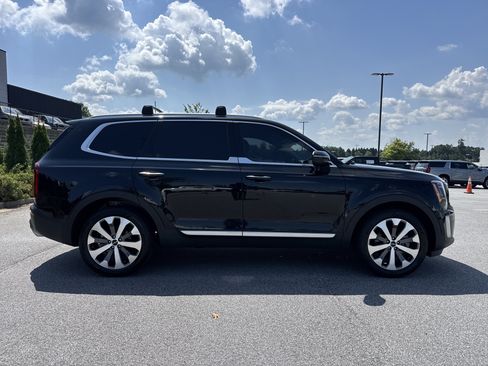 Used 2022 Kia Telluride S FWD image 11