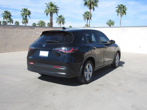 Certified 2024 Honda HR-V LX image 5