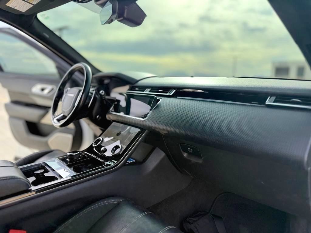 Used 2018 Land Rover Range Rover Velar R-Dynamic SE AWD/4WD image 29