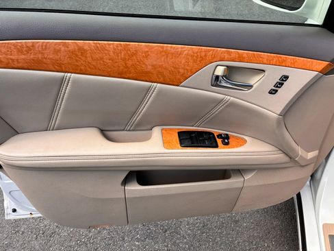 Used 2005 Toyota Avalon XL FWD image 19