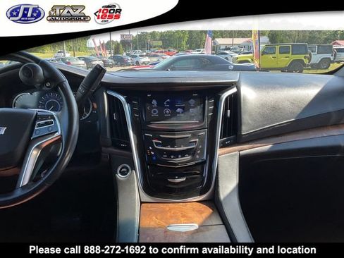 Used 2019 Cadillac Escalade Luxury RWD image 21