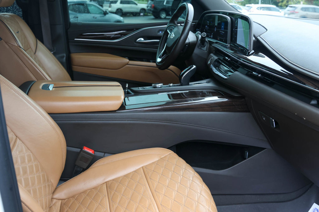 Used 2023 Cadillac Escalade Premium Luxury RWD image 22