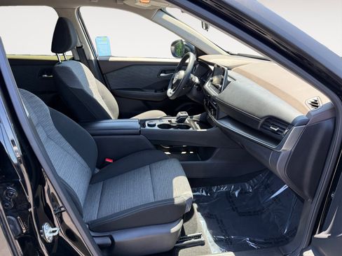 Used 2023 Nissan Rogue SV image 19