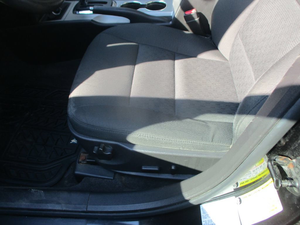 Used 2011 Ford Fusion SE FWD image 9