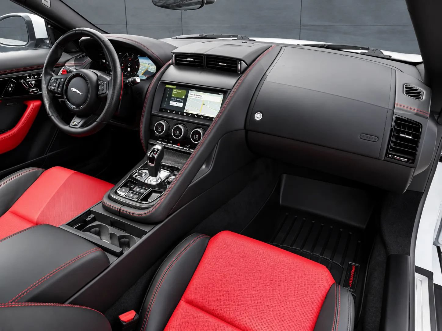 Used 2021 Jaguar F-TYPE R AWD/4WD image 12