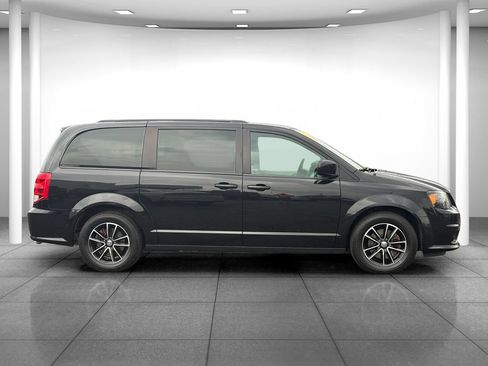 Used 2018 Dodge Grand Caravan GT FWD image 8