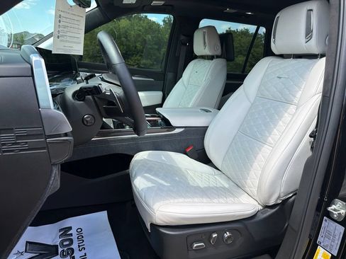 Used 2026 Cadillac Escalade V AWD/4WD image 11