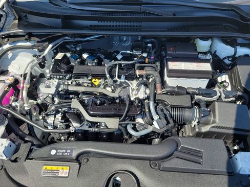 Used 2026 Toyota Corolla SE w/ SE Package FWD image 32