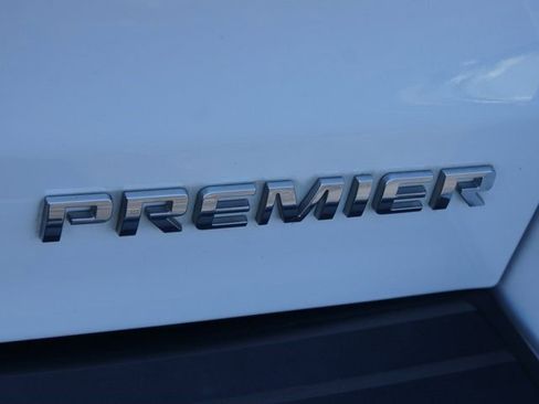 Used 2019 Chevrolet Suburban Premier image 21