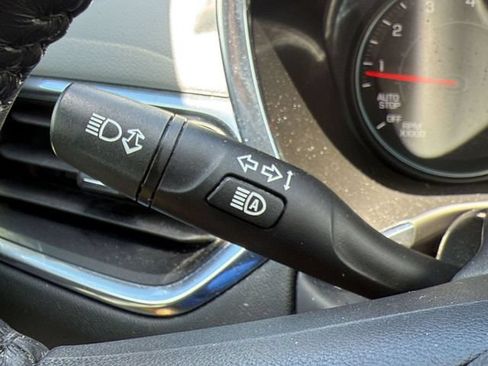 Used 2022 Chevrolet Equinox LT FWD image 27