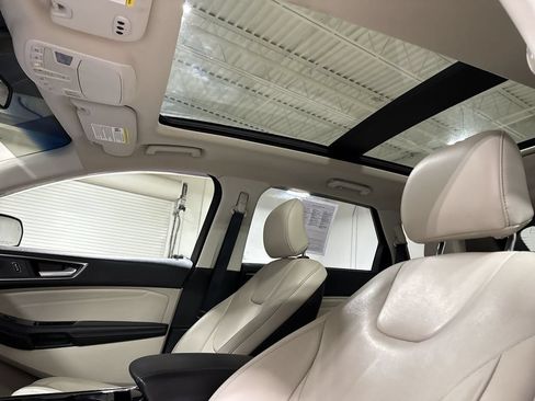 Used 2019 Ford Edge Titanium w/ Equipment Group 301A AWD/4WD image 20