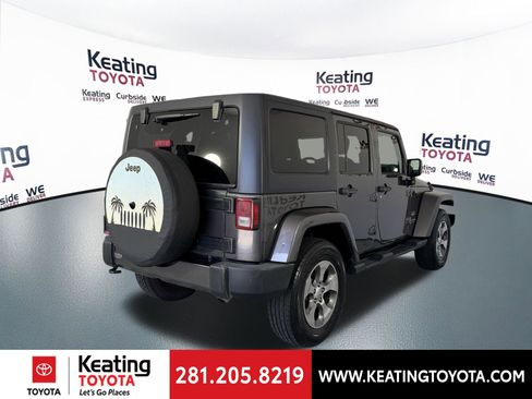 Used 2018 Jeep Wrangler Unlimited Sahara w/ Connectivity Group AWD/4WD image 5