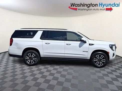 Used 2022 GMC Yukon XL AT4 w/ Technology Package AWD/4WD image 7