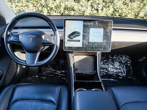 Used 2018 Tesla Model 3 Long Range image 12