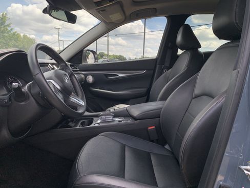 Used 2023 INFINITI QX50 Luxe FWD image 16